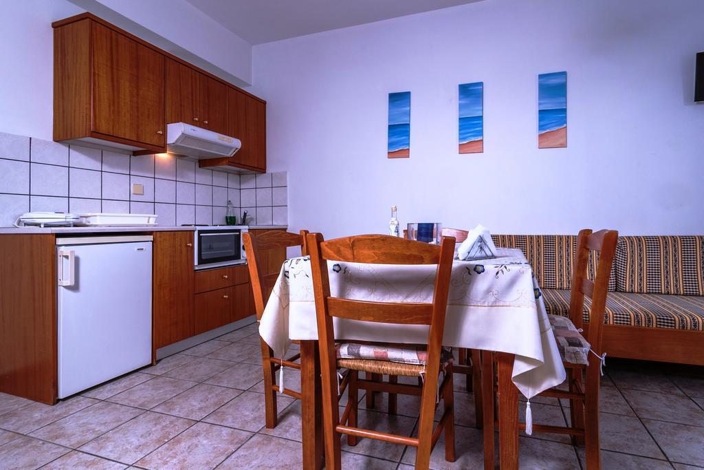 Roula Apartments Palaiochora Luaran gambar