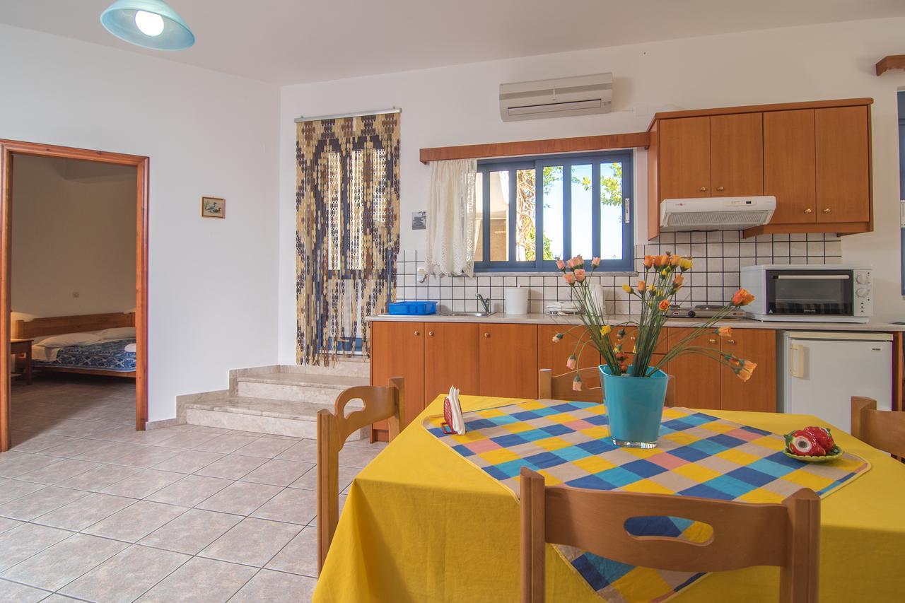 Roula Apartments Palaiochora Luaran gambar