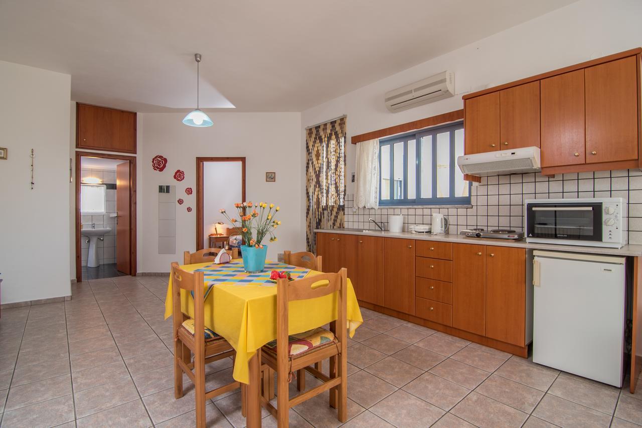 Roula Apartments Palaiochora Luaran gambar