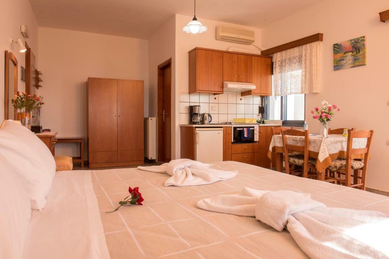 Roula Apartments Palaiochora Luaran gambar