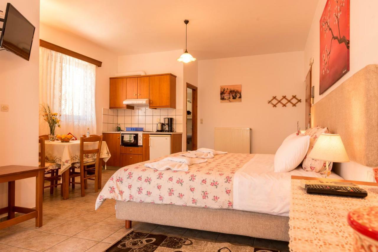Roula Apartments Palaiochora Luaran gambar