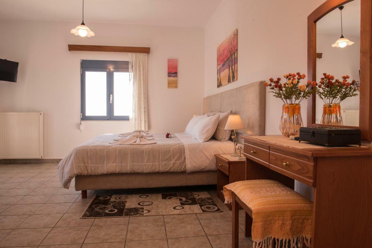 Roula Apartments Palaiochora Luaran gambar