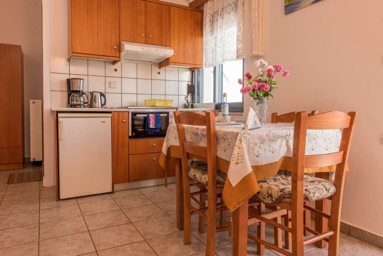 Roula Apartments Palaiochora Luaran gambar